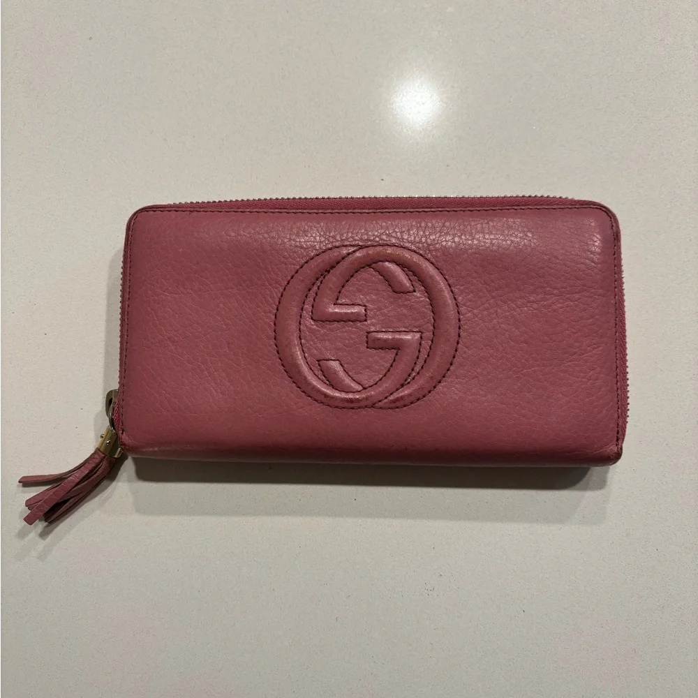 Gucci GG Soho Mauve Leather Zip Wallet with Tassel - Picture 16 of 16